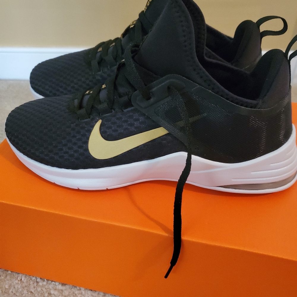 Nike Women's Air Max Bella TR 2